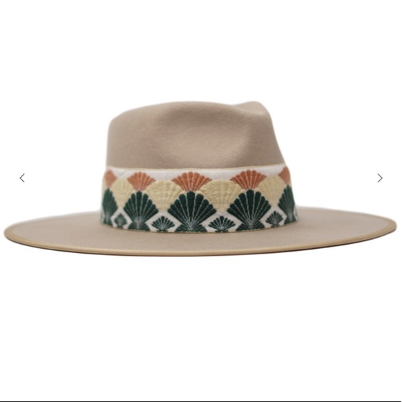 olive and Pique Accessories - ❌❌SOOOOLD OUT Host pick 💕! Olive  &Pique seashell rancher hat